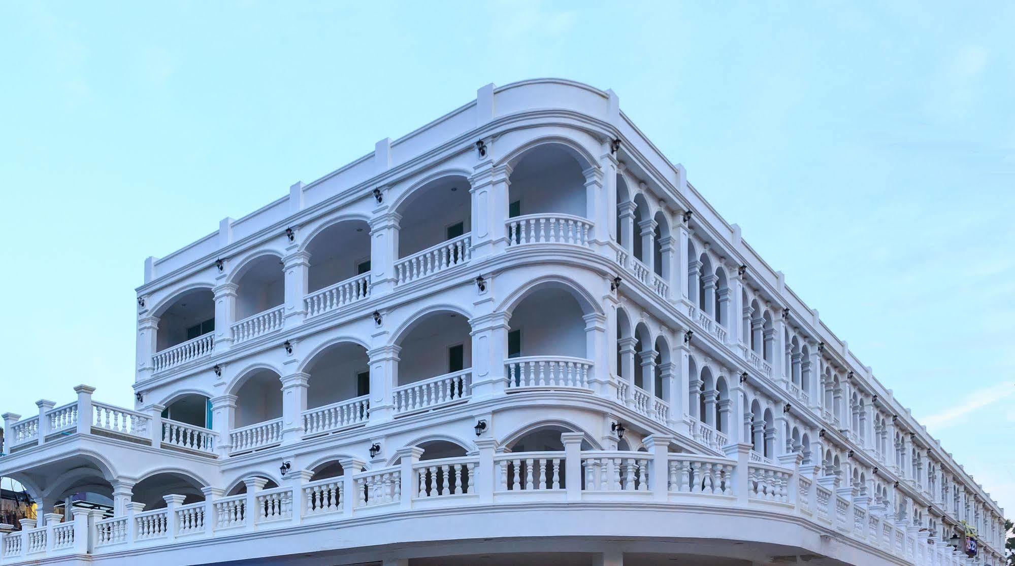 Patong Marina Hotel By Lofty Экстерьер фото