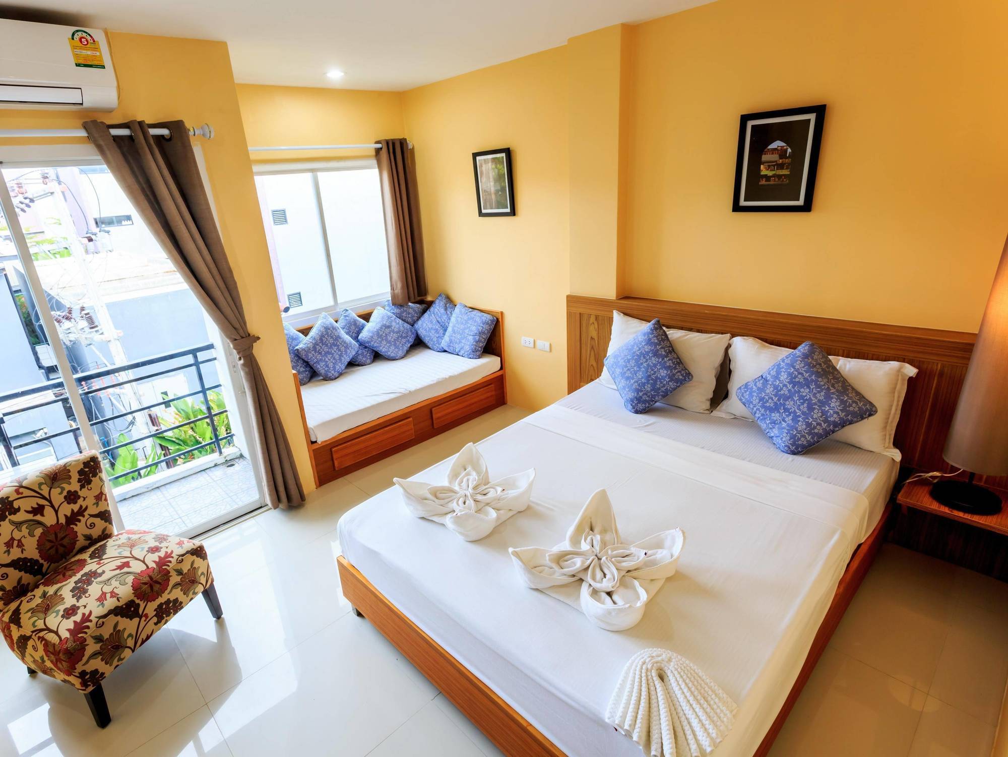 Patong Marina Hotel By Lofty Экстерьер фото