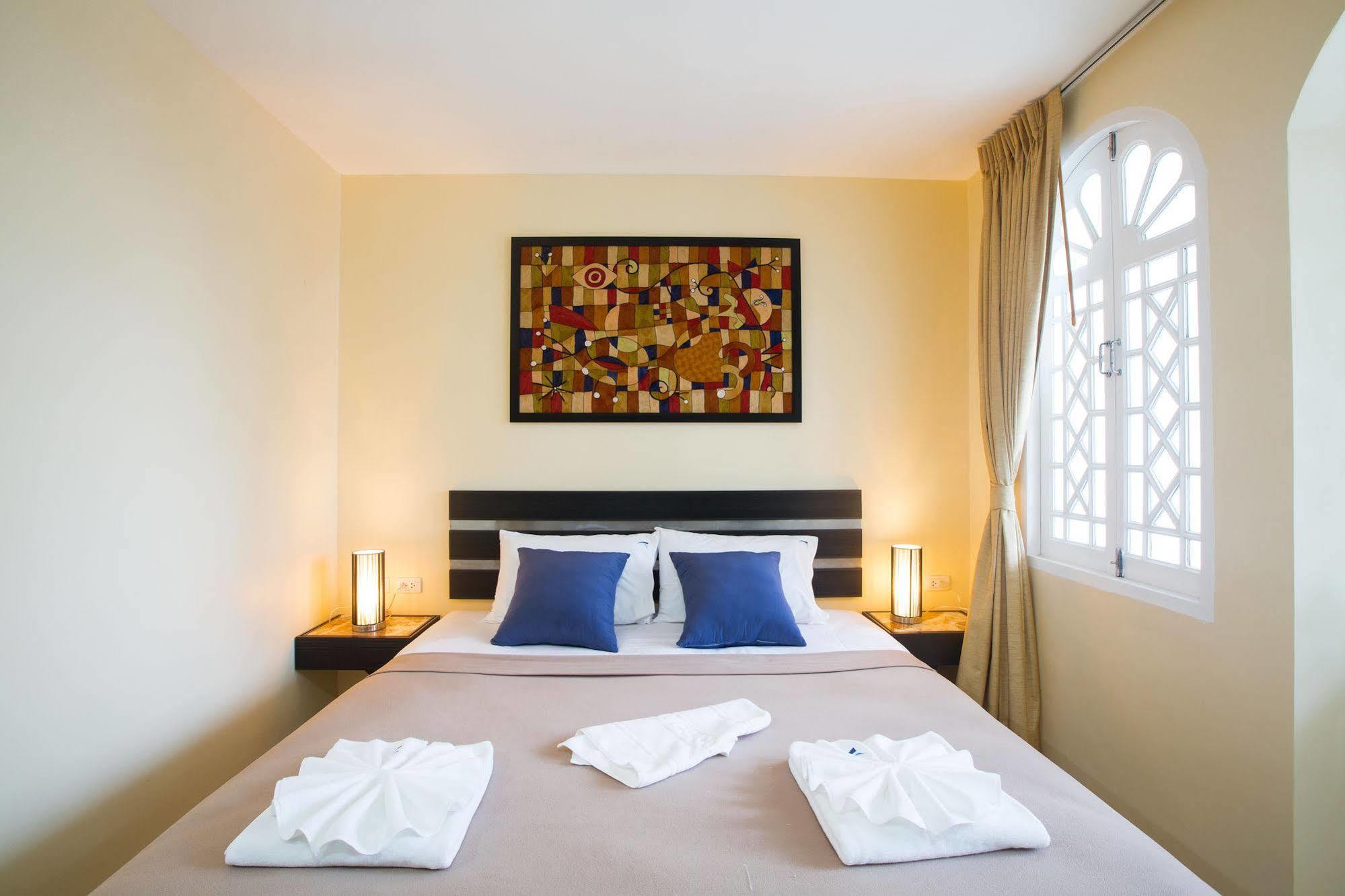 Patong Marina Hotel By Lofty Экстерьер фото